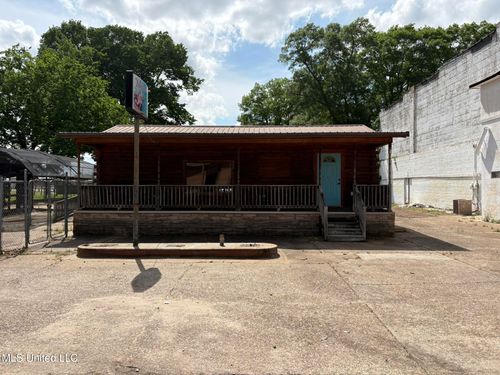 205 N Hayden St, Belzoni, MS, 39038-3635 | Card Image