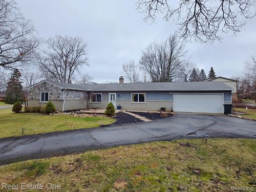 2287 Strader Dr, West Bloomfield, MI, 48324-1371 | Card Image