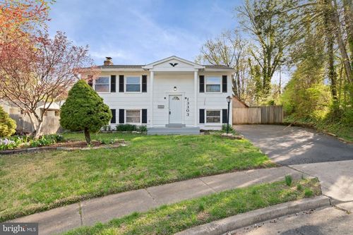 13303 Knoll Ct, WOODBRIDGE, VA, 22193-5215 | Card Image