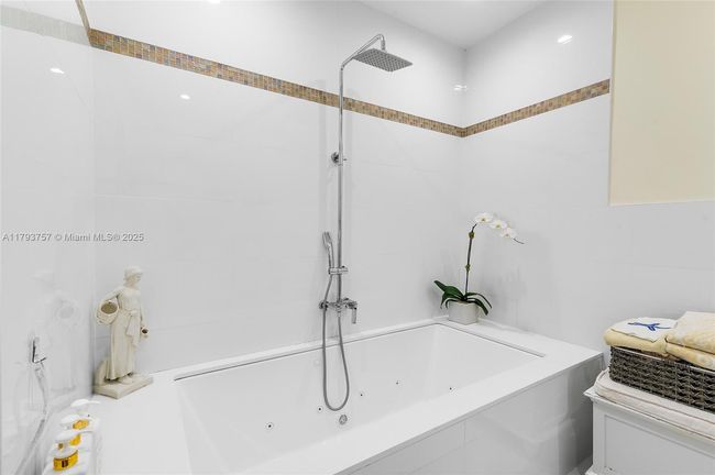 13101 Sw 82 Nd Ave, House other with 4 bedrooms, 2 bathrooms and null parking in Pinecrest FL | Image 18