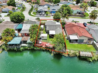 12267 Sw 195th Ter, House other with 3 bedrooms, 2 bathrooms and null parking in Miami FL | Image 2