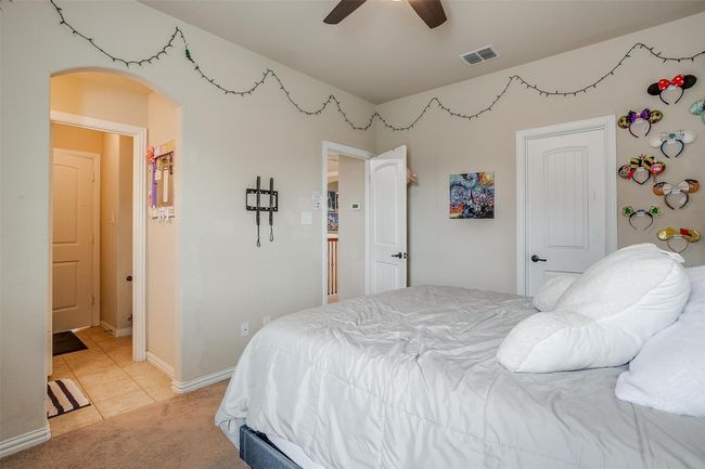 Access to shared bathroom with Bedroom 4. | Image 26