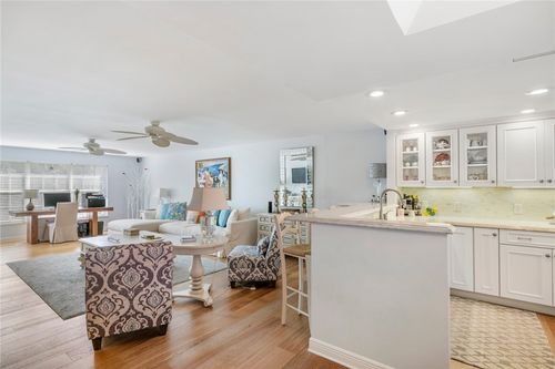 apt-47e-2743 Ocean Dr, Vero Beach, FL, 32963-5701 | Card Image