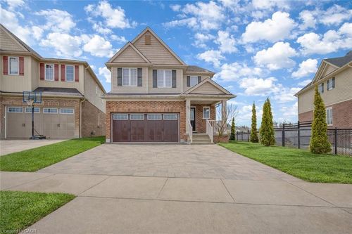 75 Stillwater St, Kitchener, ON, N2A0J1 | Card Image