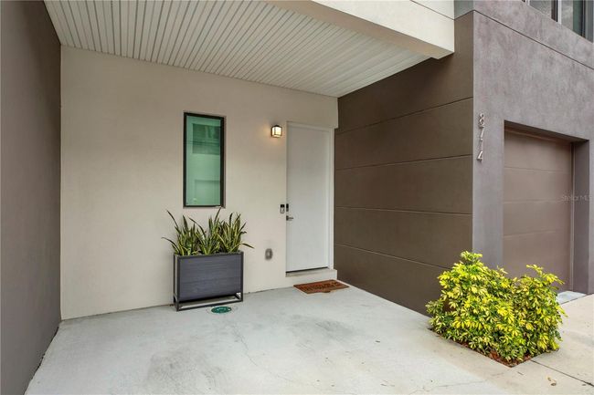 8714 Palm Ranches Pl, Townhouse with 4 bedrooms, 4 bathrooms and null parking in TAMPA FL | Image 4