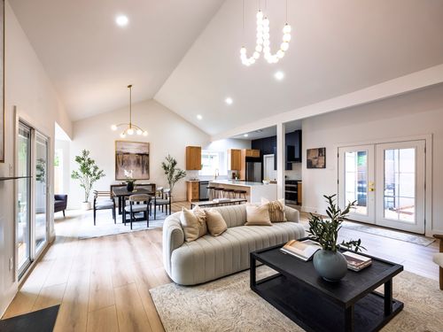 8111 Elkhorn Mountain Trl, Austin, TX, 78729-6427 | Card Image