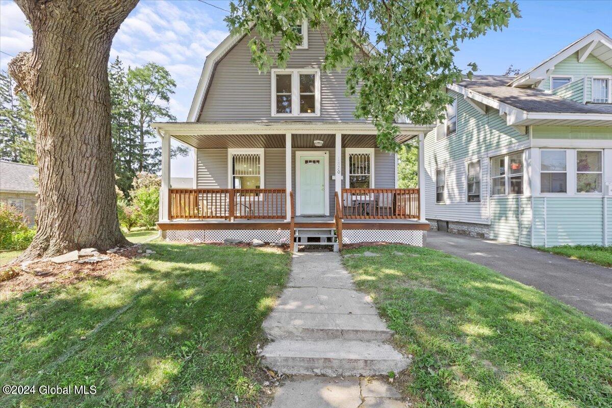 Hamburg St, Schenectady, NY 12304