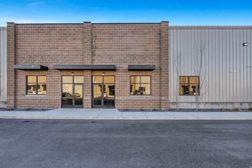 bldg-21-105-695 W 1700 S, Logan, UT, 84321-6258 | Card Image