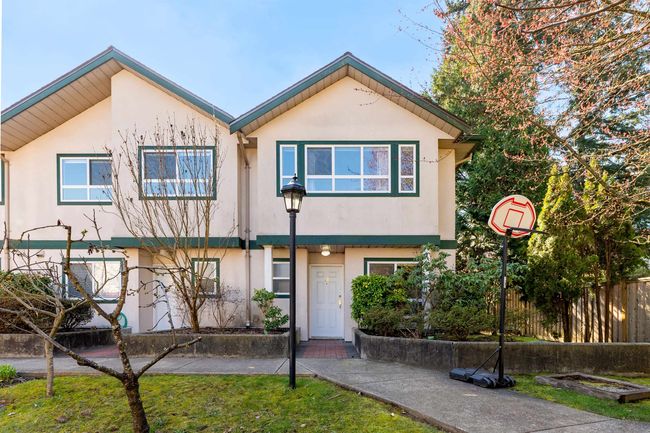 10 - 4238 Bond Street, Townhouse with 3 bedrooms, 3 bathrooms and 2 parking in Burnaby BC | Image 1