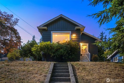 a-5620 Wetmore Ave, Everett, WA, 98203-3941 | Card Image