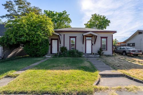 214 N Peach St, Medford, OR, 97501-2545 | Card Image