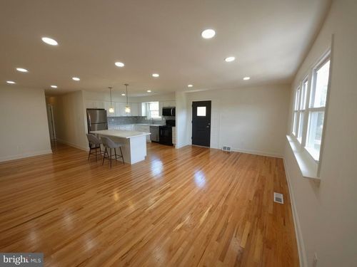 781 Livezey Ln, PHILADELPHIA, PA, 19128-1526 | Card Image