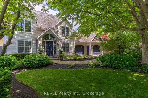 209 John St, Niagara on the Lake, ON, L0S1J0 | Card Image