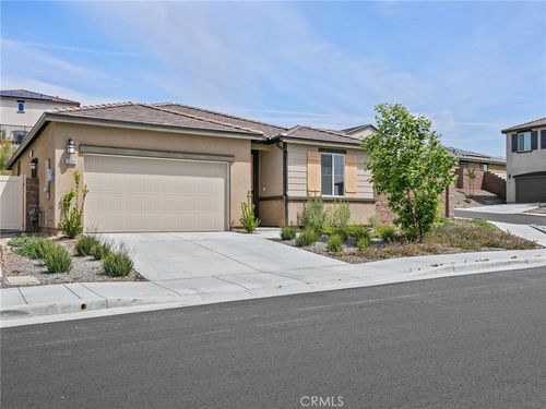 35302 Garcia St, Beaumont, CA, 92223-5303 | Card Image