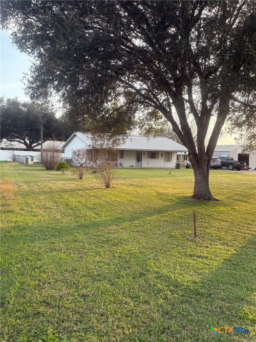 676 County Road 002, Hallettsville, TX, 77964-4535 | Card Image