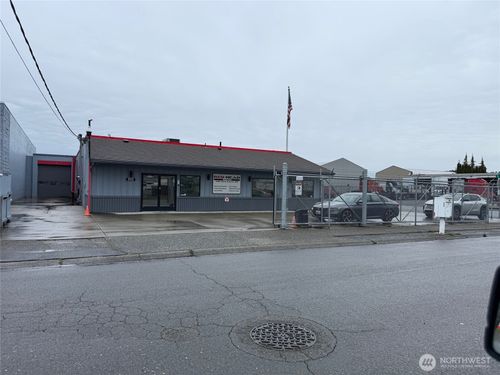 500 26th Street Ne, Auburn, WA, 98002 | Card Image