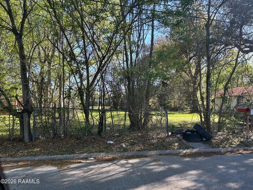 801 Francis St, New Iberia, LA, 70560-5643 | Card Image