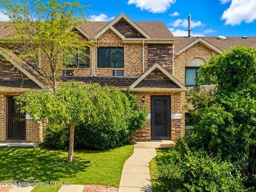 19 Hilldale Ct, Staten Island, NY, 10305-5104 | Card Image