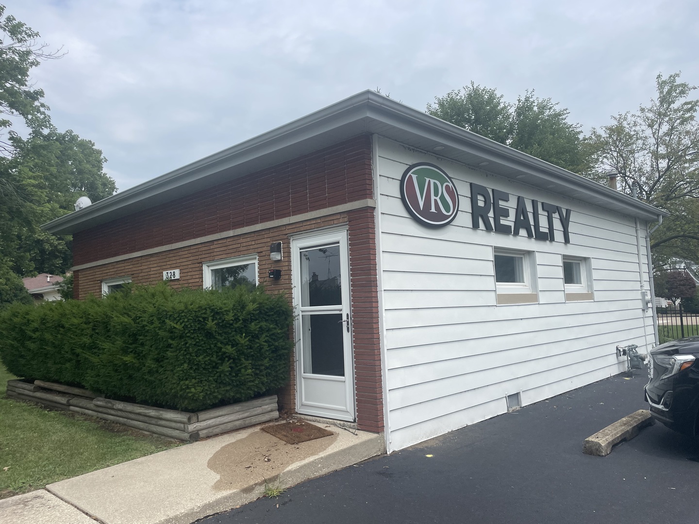328 Park Lane Dr, Grant Park, IL 60940