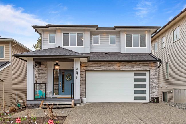 24977 109 Avenue, House other with 5 bedrooms, 5 bathrooms and 4 parking in Maple Ridge BC | Image 1