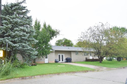 102 6th St Sw, Red Lake Falls, MN, 56750-4639 | Card Image