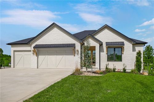 1816 Ne Lashbrook Ct, Lee's Summit, MO, 64086 | Card Image