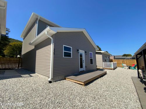 329 7th St, Rocky Top, TN, 37769-4001 | Card Image