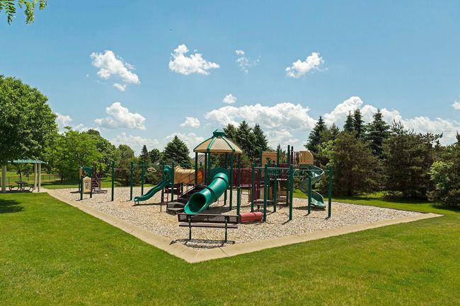 10481 Bluff Rd, House other with 5 bedrooms, 4 bathrooms and null parking in Eden Prairie MN | Image 66