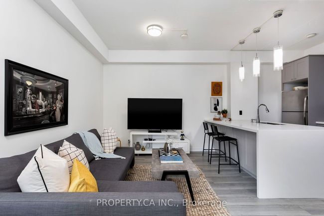 1002 - 127 Queen St E, Condo with 1 bedrooms, 1 bathrooms and null parking in Toronto ON | Image 5