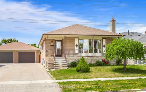 10 Helmsdale Cres, Etobicoke, ON, M9V3X9 | Card Image