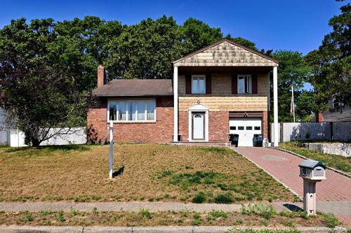 36 E Willow Street, Brookhaven, NY, 11784 | Card Image