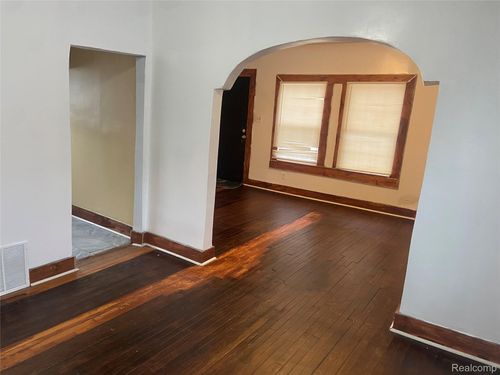 10053 Quincy St, Detroit, MI, 48204-1699 | Card Image