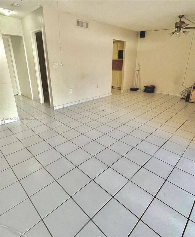 857 W 79 Th Pl, House other with 3 bedrooms, 3 bathrooms and null parking in Hialeah FL | Image 44