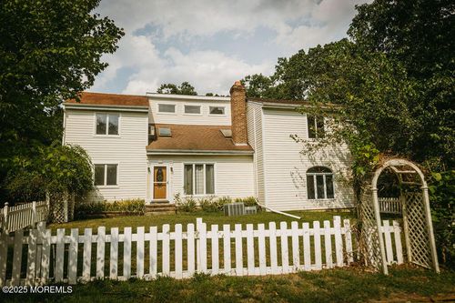 790 Farmingdale Rd, Jackson, NJ, 08527-4301 | Card Image