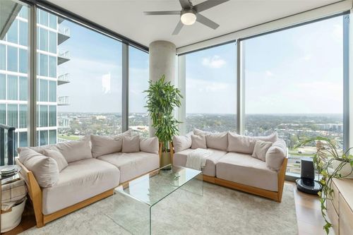 1507-44 East Ave, Austin, TX, 78701-4384 | Card Image