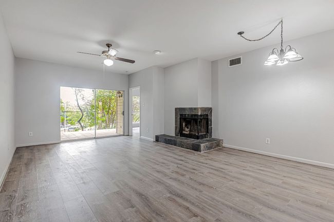 APT-1601 - 2450 Wickersham Ln, Condo with 2 bedrooms, 2 bathrooms and 3 parking in Austin TX | Image 13
