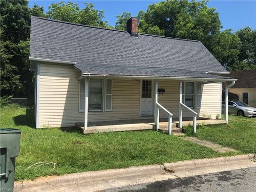 607 Seymour St, Graham, NC, 27253-2421 | Card Image