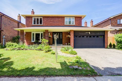 189 Louis Dr, Mississauga, ON, L5B2V5 | Card Image