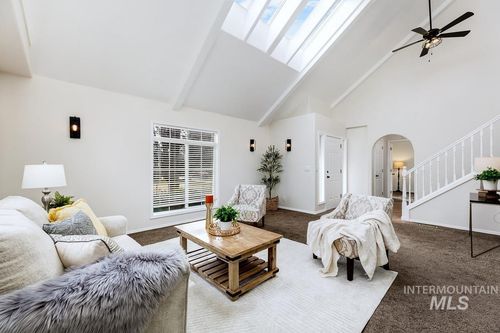 992 N Pinnacle Way, Eagle, ID, 83616-5376 | Card Image