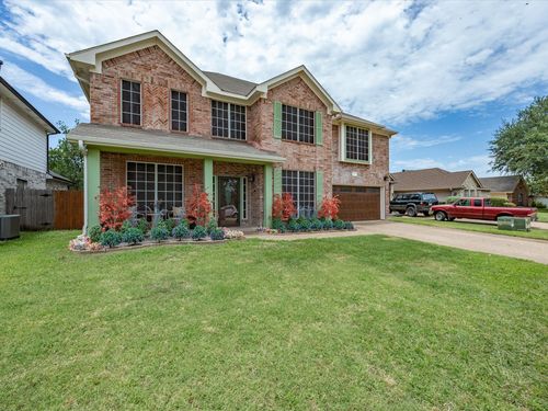 4008 Falcon Ridge Dr, Haltom City, TX, 76137-2670 | Card Image