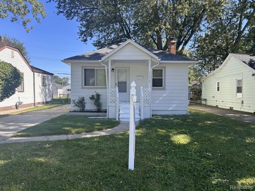 26584 Hampden St, Madison Heights, MI, 48071-3542 | Card Image