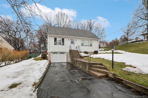 12 Jane St, Tappan, NY, 10983-2504 | Card Image