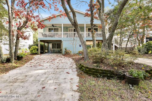 302 Se 79th St, Oak Island, NC, 28465-4315 | Card Image