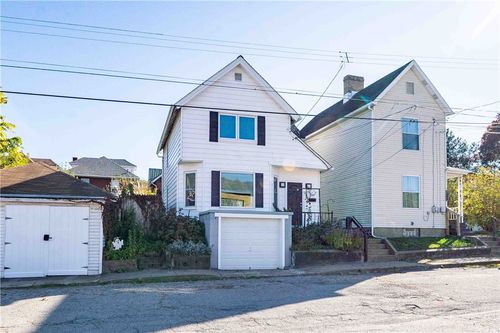 2217 7th Ave, Beaver Falls, PA, 15010-3716 | Card Image