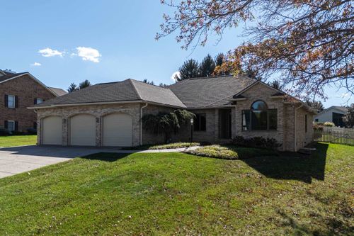100 Sunbright Dr, BRIDGEWATER, VA, 22812-9578 | Card Image