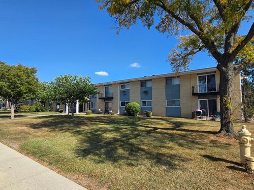 unit-2d-9561 Dee Rd, Des Plaines, IL, 60016-3858 | Card Image