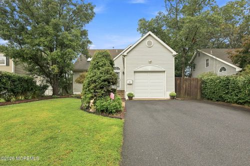44 East Dr, Toms River, NJ, 08753-6841 | Card Image