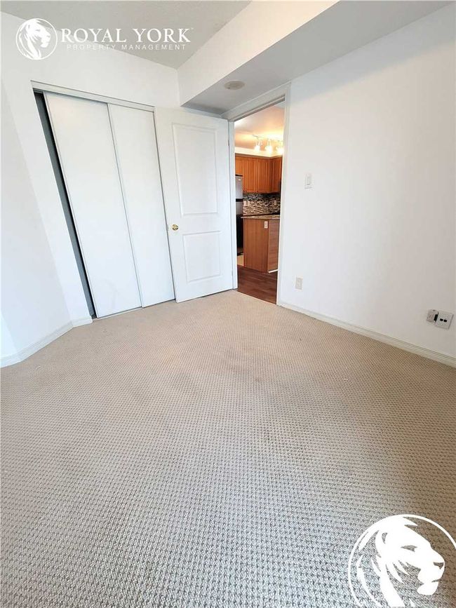 9 George St N, Condo with 2 bedrooms, 2 bathrooms and 1 parking in Brampton ON | Image 4