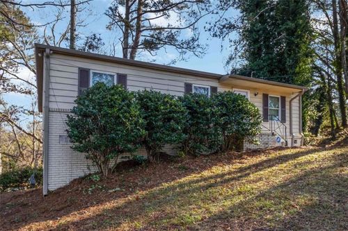 2361 Swallow Cir Se, Atlanta, GA, 30315-6515 | Card Image