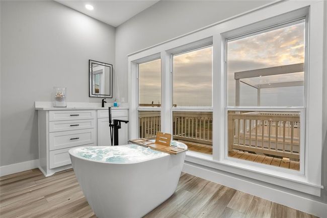 Primary bath | Image 16